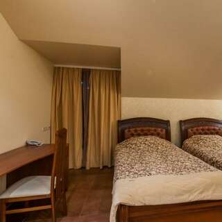 Гостиница Крон Отель Москва Полулюкс с двумя кроватями-2